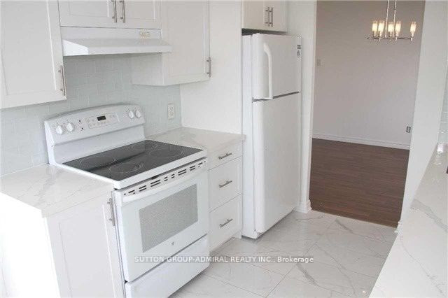 2 + Den bedrooms 2 baths house For Sale By Owner in Toronto Ontario