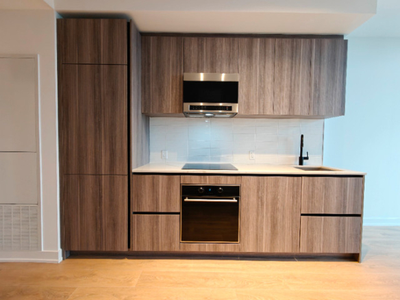 2 bedrooms 2 baths house For Sale By Owner in Toronto Ontario