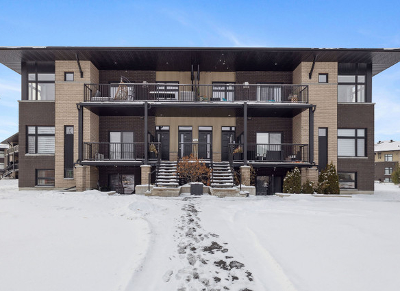 2 bedrooms 1 baths Condo For Sale By Owner in Gatineau Quebec