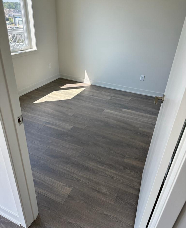 1 + Den bedrooms 1 baths house For Sale By Owner in Mississauga Ontario