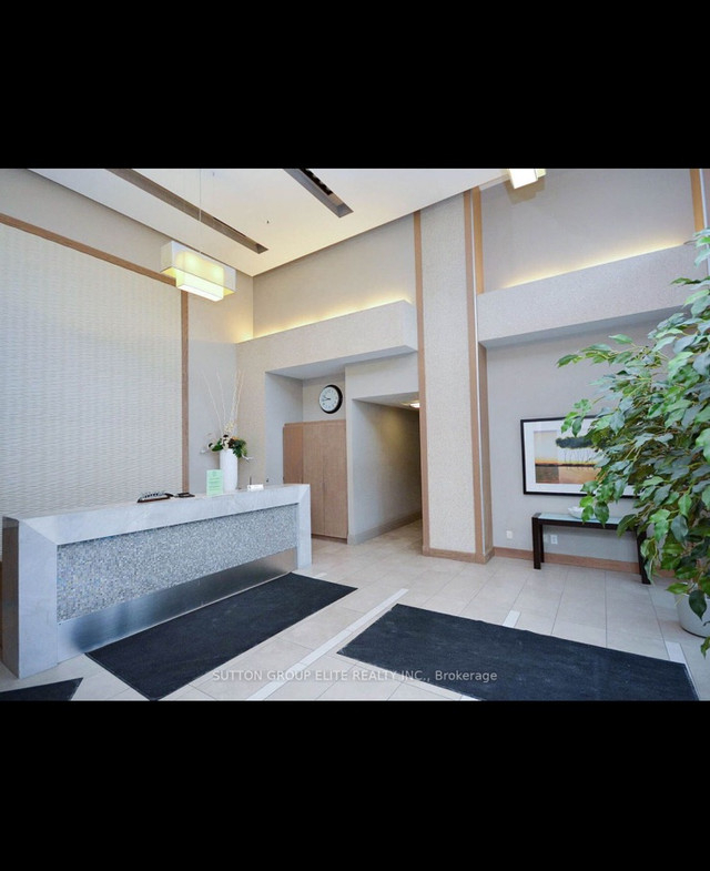 1 + Den bedrooms 1 baths house For Sale By Owner in Bradford Ontario