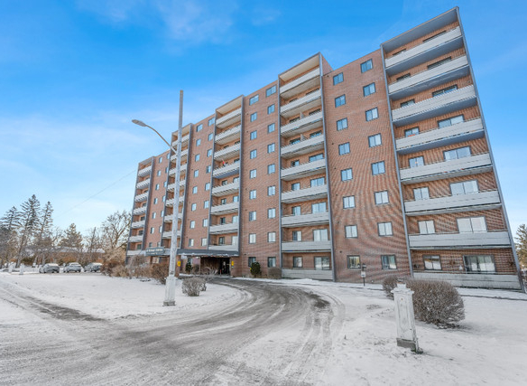 2 bedrooms 1 baths house For Sale By Owner in Perth Ontario