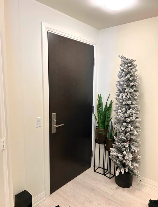 2 bedrooms 2 baths house For Sale By Owner in Vaughan Ontario