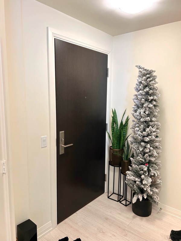 2 bedrooms 2 baths house For Sale By Owner in Vaughan Ontario