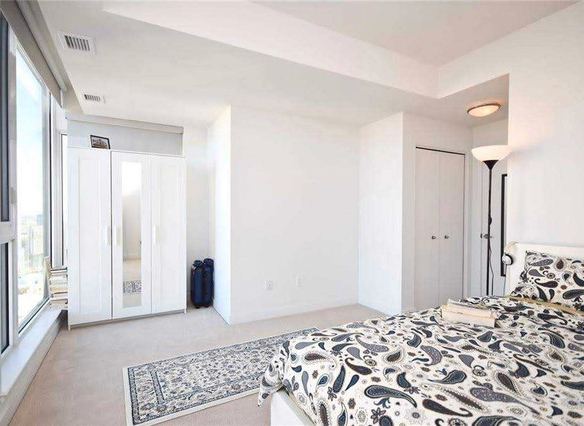 1 + Den bedrooms 1 baths house For Sale By Owner in Ottawa Ontario