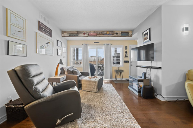 2 bedrooms 1 baths house For Sale By Owner in Ottawa Ontario