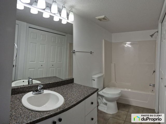 1 bedrooms 1 baths Condo For Sale By Owner in Gatineau Quebec