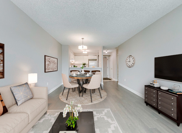 2 + Den bedrooms 2 baths house For Sale By Owner in Mississauga Ontario