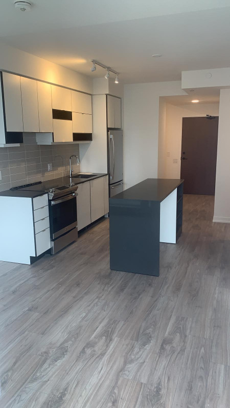 1 + Den bedrooms 1 baths house For Sale By Owner in Mississauga Ontario