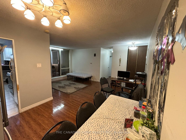 2 + Den bedrooms 1.5 baths house For Sale By Owner in Mississauga Ontario