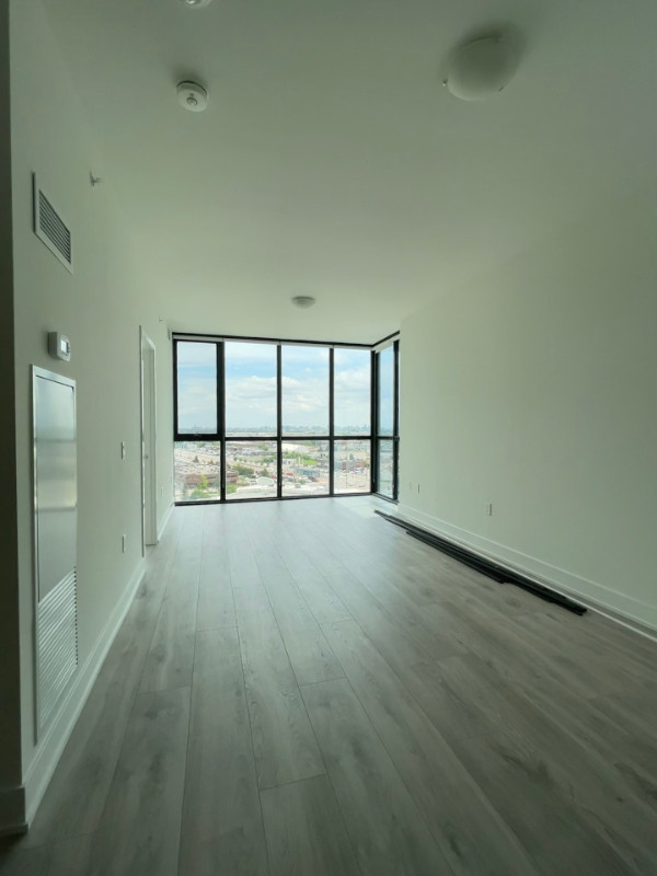 1 bedrooms 1.5 baths house For Sale By Owner in Vaughan Ontario