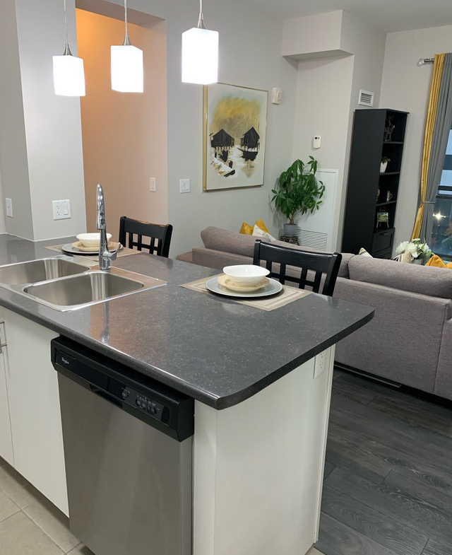2 bedrooms 2 baths house For Sale By Owner in Oakville Ontario
