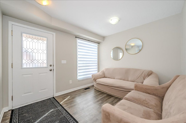 4 bedrooms 2 baths house For Sale By Owner in Guelph Ontario