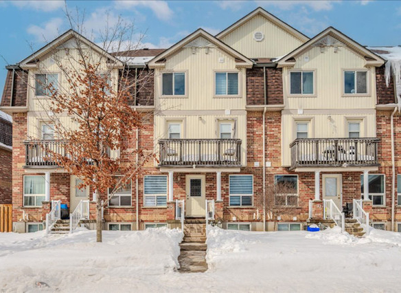 4 bedrooms 2 baths house For Sale By Owner in Guelph Ontario