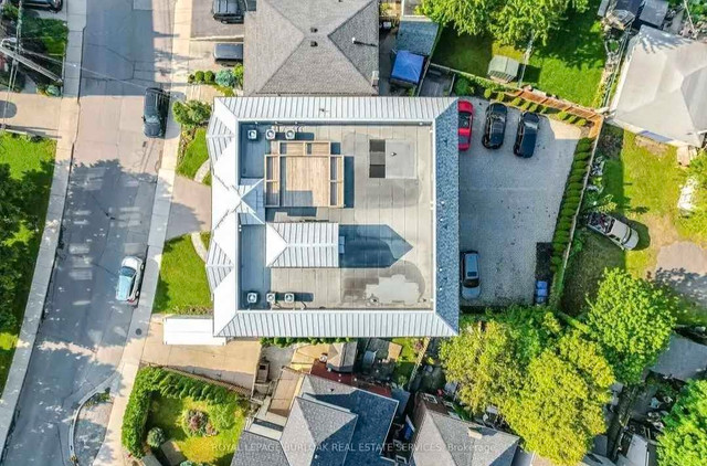 1 bedrooms 1 baths house For Sale By Owner in Burlington Ontario