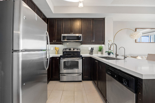 1 + Den bedrooms 1 baths house For Sale By Owner in Churchville Ontario