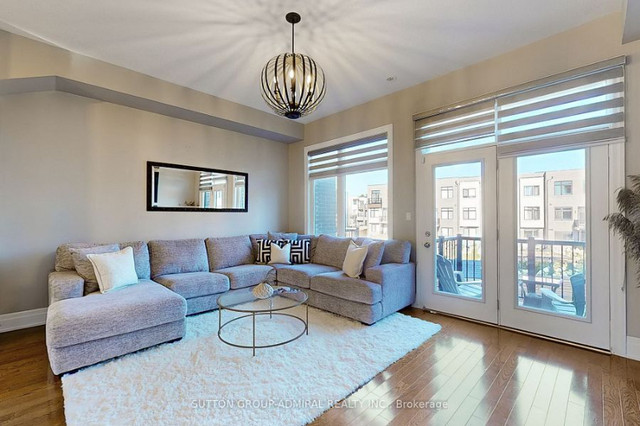 3 bedrooms 4 baths house For Sale By Owner in Vaughan Ontario