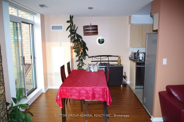 2 bedrooms 1 baths house For Sale By Owner in Vaughan Ontario