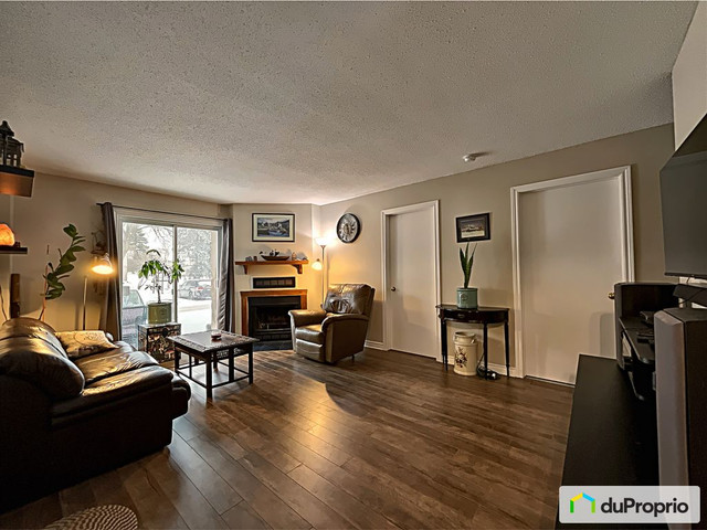 2 bedrooms 1 baths Condo For Sale By Owner in Gatineau Quebec
