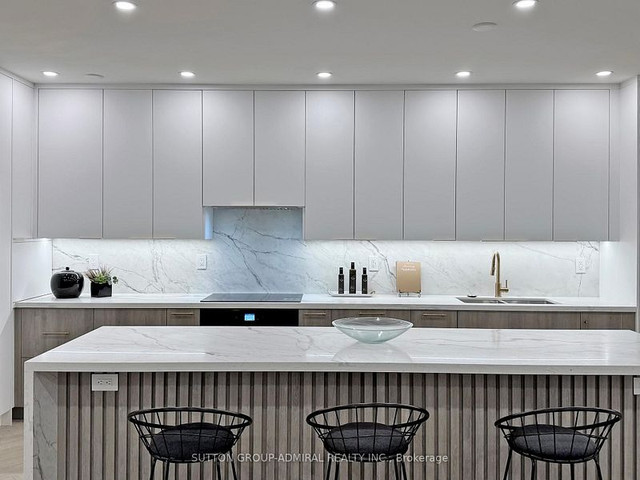 2 + Den bedrooms 2 baths house For Sale By Owner in Toronto Ontario