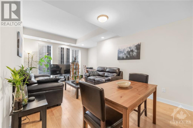 1 + Den bedrooms 1 baths house For Sale By Owner in Ottawa Ontario