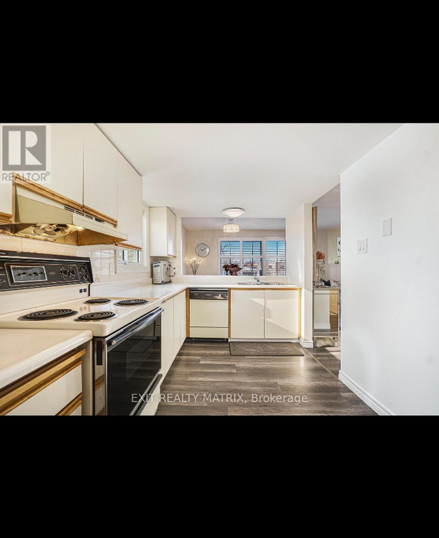 2 bedrooms 1.5 baths house For Sale By Owner in Ottawa Ontario