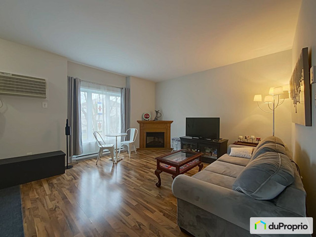2 bedrooms 1 baths house For Sale By Owner in Ottawa Ontario