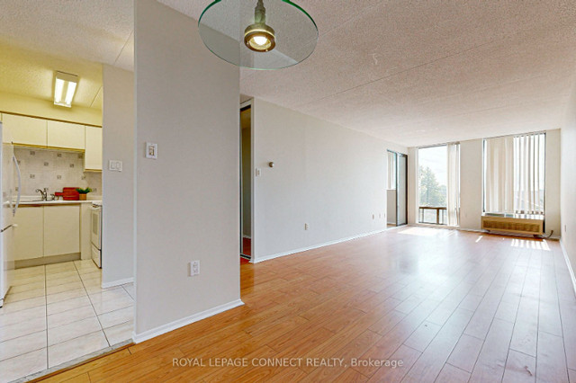 3 bedrooms 2 baths house For Sale By Owner in Pickering Ontario