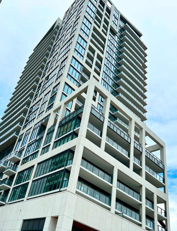 2 bedrooms 2 baths house For Sale By Owner in Vaughan Ontario