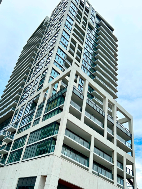 2 bedrooms 2 baths house For Sale By Owner in Vaughan Ontario