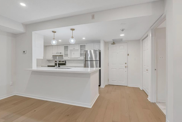 2 bedrooms 2 baths house For Sale By Owner in Burlington Ontario