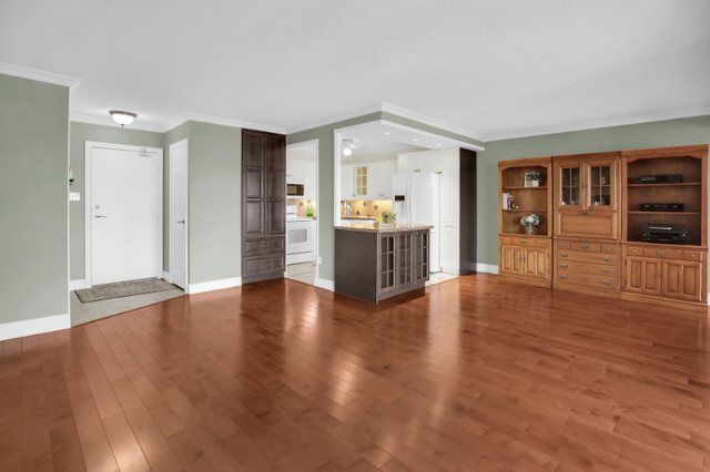 2 bedrooms 2 baths house For Sale By Owner in Hamilton Ontario