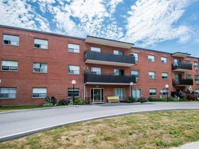 2 bedrooms 1 baths Studio For Sale By Owner in Welland Ontario