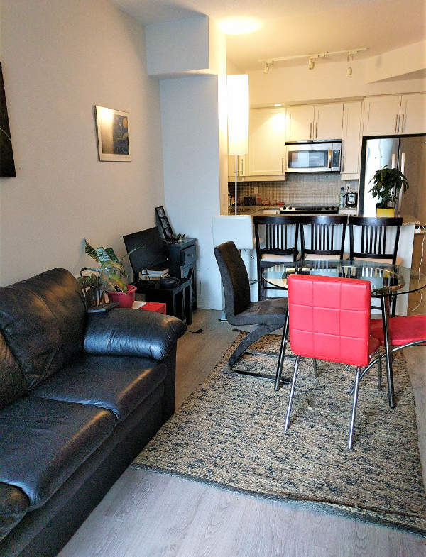 1 bedrooms 1 baths house For Sale By Owner in Toronto Ontario