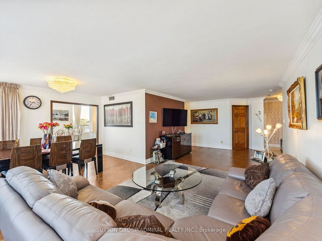 2 bedrooms 2 baths house For Sale By Owner in Toronto Ontario