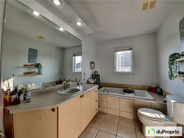 2 bedrooms 1 baths Condo For Sale By Owner in Gatineau Quebec