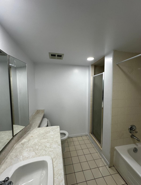 2 + Den bedrooms 2 baths house For Sale By Owner in Toronto Ontario