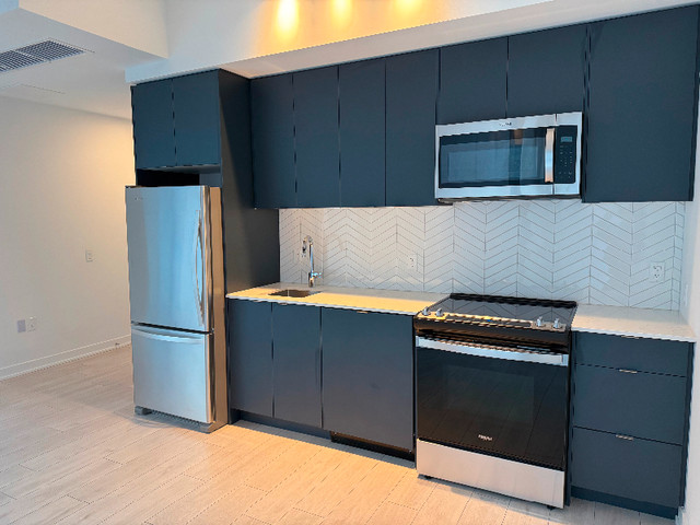 2 bedrooms 1 baths house For Sale By Owner in Whitby Ontario
