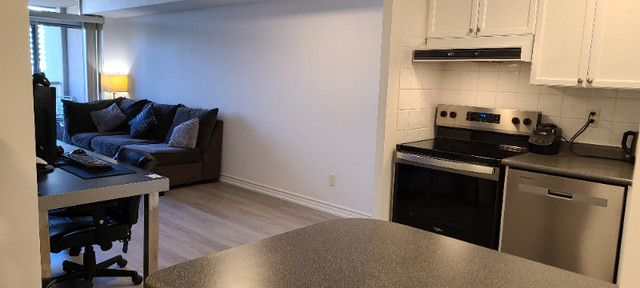 1 + Den bedrooms 1 baths house For Sale By Owner in Mississauga Ontario