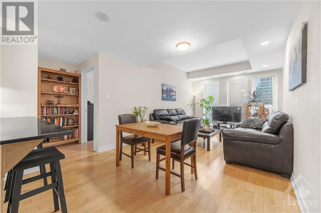 1 + Den bedrooms 1 baths house For Sale By Owner in Ottawa Ontario