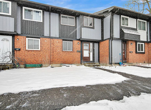 3 bedrooms 2 baths house For Sale By Owner in Ottawa Ontario