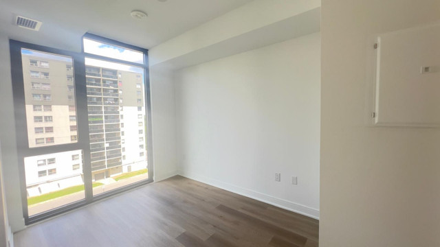 2 bedrooms 2 baths house For Sale By Owner in Mississauga Ontario