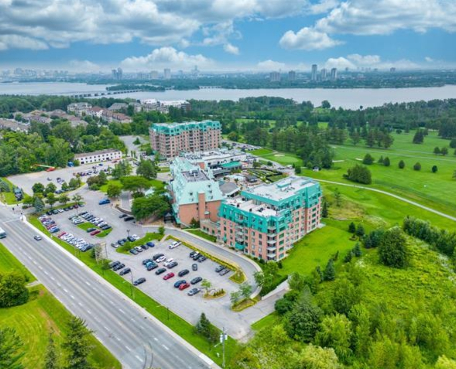 2 Bedrooms, 2 Bathrooms Château Cartier Golf Course Executive Condo for Sale