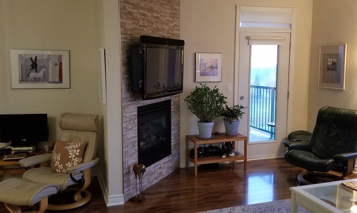 2 Bedrooms, 2 Bathrooms Château Cartier Golf Course Executive Condo for Sale