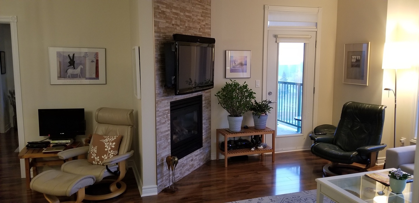 2 Bedrooms, 2 Bathrooms Château Cartier Golf Course Executive Condo for Sale