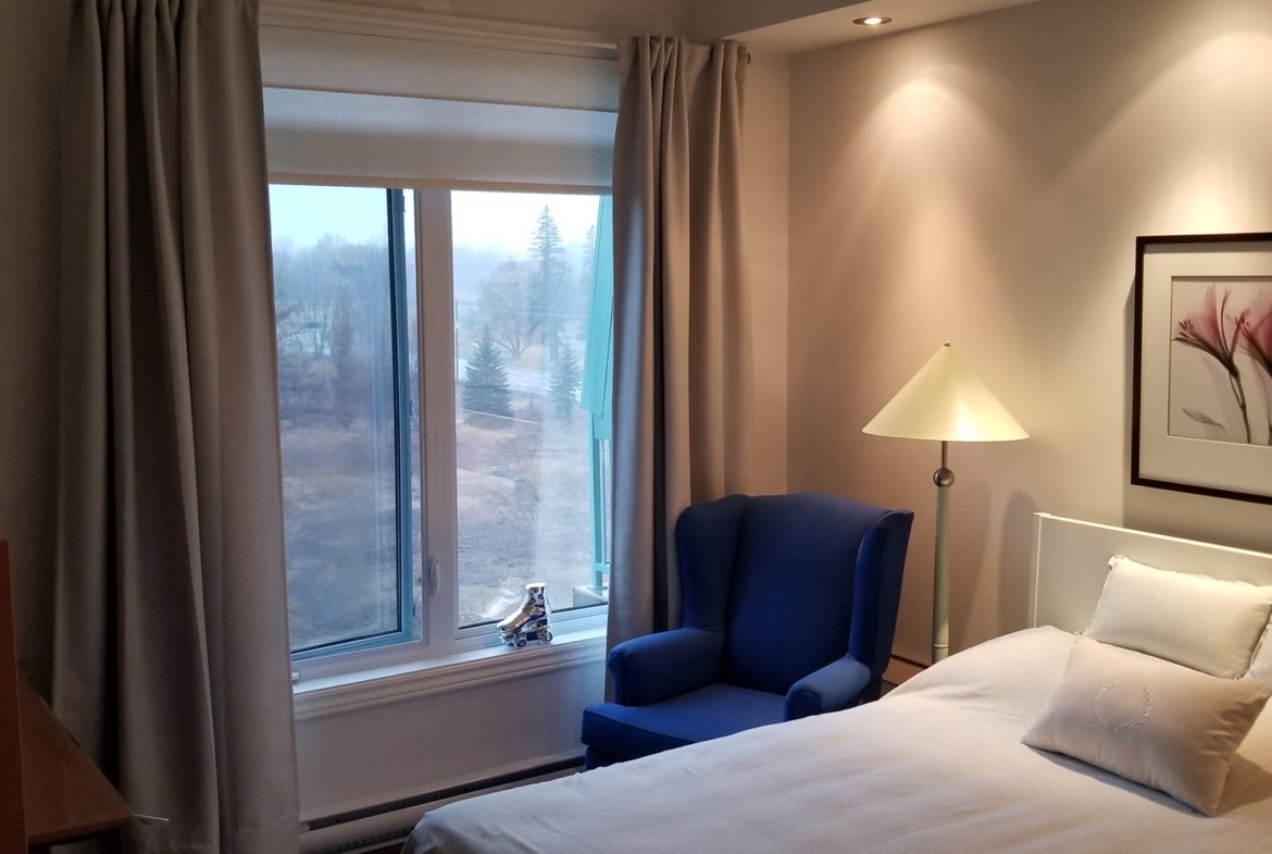 2 Bedrooms, 2 Bathrooms Château Cartier Golf Course Executive Condo for Sale