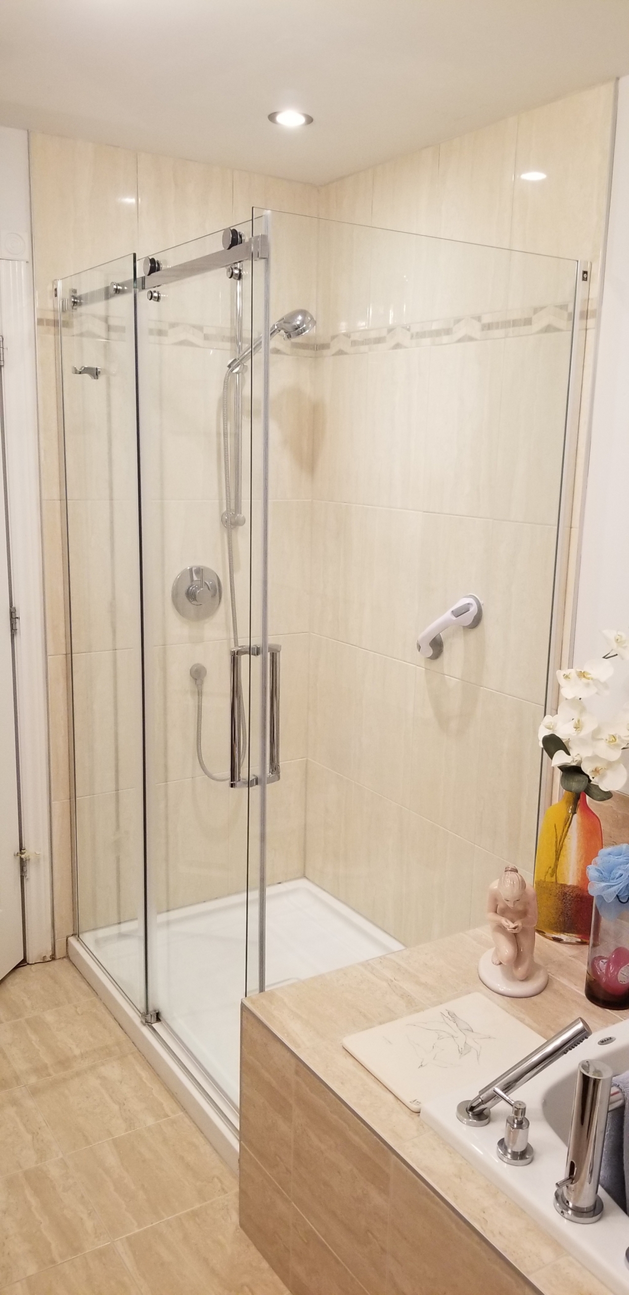 2 Bedrooms, 2 Bathrooms Château Cartier Golf Course Executive Condo for Sale