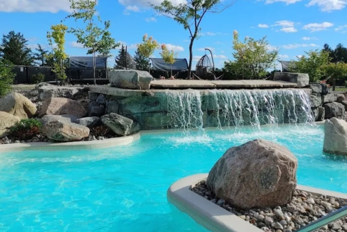 2 Bedrooms, 2 Bathrooms Château Cartier Golf Course Executive Condo for Sale