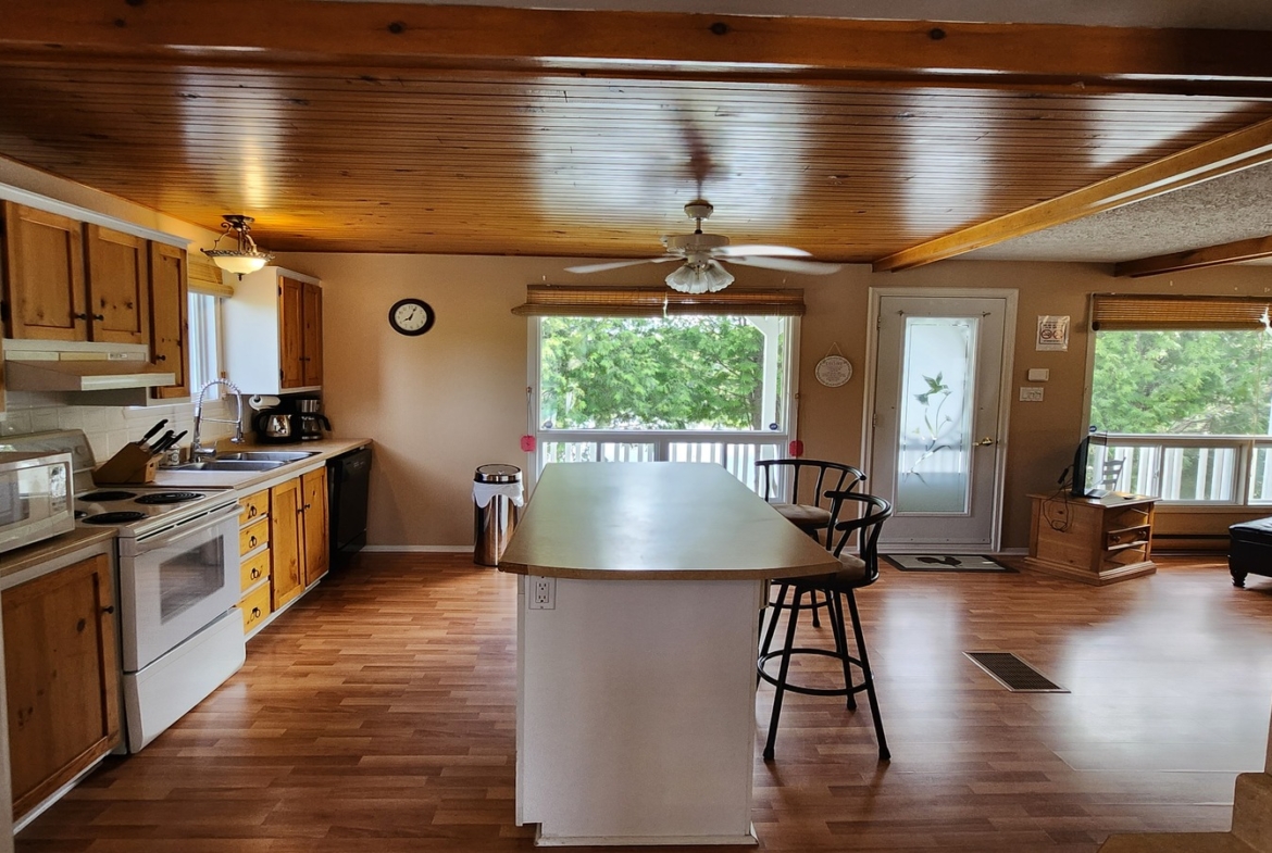 ⭐⭐ TURNKEY WATERFRONT GETAWAY FOR SALE ⭐⭐ SWIM FISH BOAT GOLF HIKE