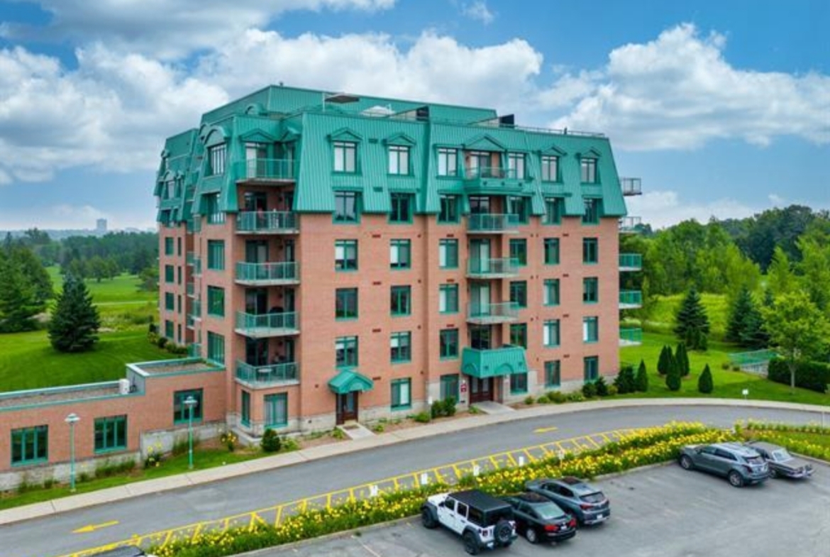 1465 sqft Golf Course Executive Condo for Sale in Château Cartier – 2 Bedrooms, 2 Bathrooms